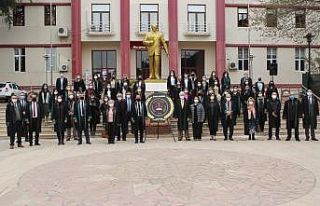 Aydınlı avukatlar, gününü kutladı