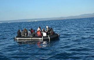 Ayvalık açıklarında 55 düzensiz göçmen kurtarıldı