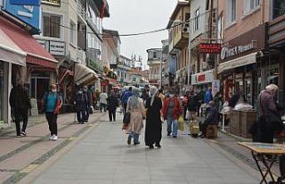 Ayvalık “Tam Kapanma” öncesinde doldu taştı