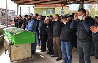 Babasına yardım etmek için çıktığı çatıdan...