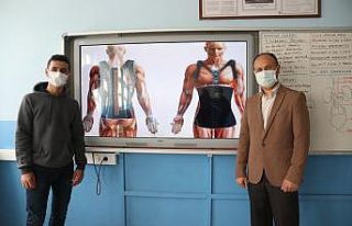 Babasının bel ağrıları üzerine tasarladığı...