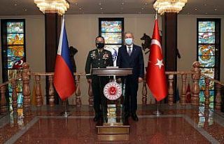 Bakan Akar, Filipinler Genelkurmay Başkanı Sobejana’yı...