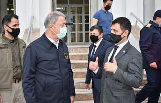 Bakan Akar, Yüksekova’daki Yıldırım Operasyonu’nun...