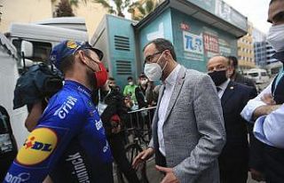 Bakan Kasapoğlu, Mark Cavendish ile bir araya geldi