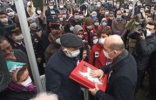 Bakan Soylu, Bursa’da şehit cenazesine katıldı