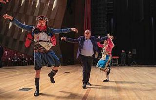 Bakan Tüzmen ve Başkan Zolan’dan zeybek şov