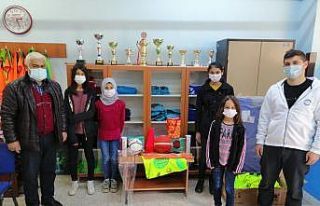 Bakanlıktan YBO’lu öğrencilere spor malzemesi...