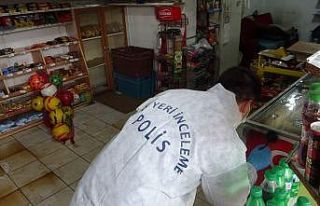 Bakkaldaki sigaraları ve parayı çalan hırsız...