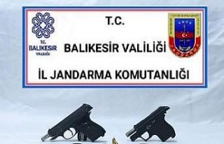 Balıkesir’de jandarmadan 14 aranan şahsa gözaltı
