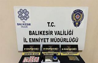 Balıkesir’de polisten 2 uyuşturucu şüphelisine...