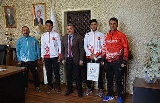 Balkon şampiyonu kuzenlere hediye