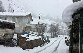 Bartın’da kar yağışı yüksek kesimlerde etkili...