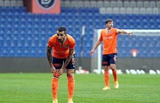 Başakşehir az atıp çok yiyor