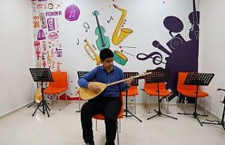 Başakşehirli Eren’in müzik aşkı otizmi yendi