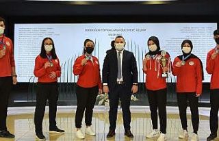 Başarılı sporculardan Somtaş’a ziyaret