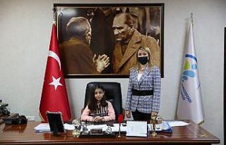 Başkan Doğan koltuğunu çocuklara devretti