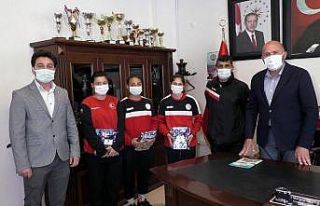 Başkan Ertürk’ten milli sporculara destek