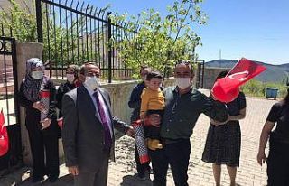Başkan Kılıç, çocukların hediyelerini unutmadı