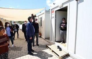 Başkan Sandal, depremzedeleri yalnız bırakmıyor