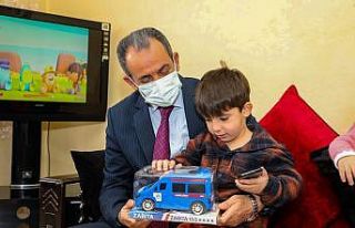 Başkan Tanış otizmli çocukları unutmadı