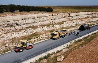 Başkanlar Göbeklitepe güzergahındaki asfalt çalışmalarını...