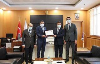 Başsavcı Dönmez’den savcılara plaket