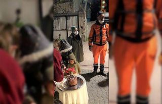 Battalgazi’de temizlik görevlilerine sürpriz kutlama