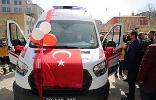 Bayburt’ta tam donanımlı 5 yeni ambulans hizmete...