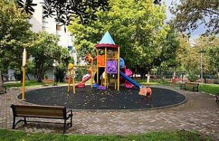 Bayraklı yeni parklara kavuşuyor