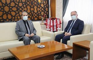 Belediyeden esnafa üçüncü destek yüzleri güldürecek