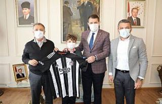 Beşiktaş Başkanı Çebi’den Sivas Valisi Salih...