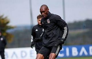 Beşiktaş’tan Atiba açıklaması