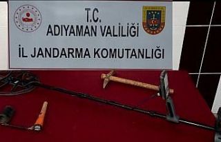 Besni’de kaçak kazı yapanlara suçüstü