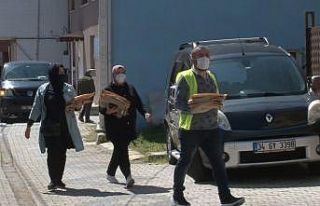 Beykoz’da yüzleri gülümseten ev ev pide ikramı...