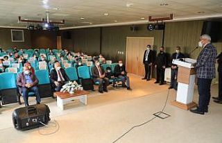 Bilgi yarışmasında dereceye giren öğrencilere...