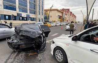 Bingöl’de 3 araç kazaya karıştı, 1 kişi yaralandı