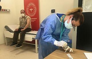BioNTech aşılarının birinci dozları yapılmaya...