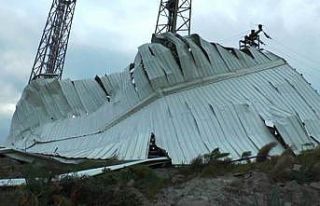 Bodrum’daki fırtına tonlarca ağırlıktaki çatıyı...