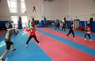 Boks takımı 13 sporcusuyla çalışmalara başladı