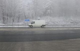 Bolu Dağı’nda hafif kar ve sis etkisini sürdürüyor