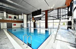 Bornova’da yarı olimpik kapalı yüzme havuzunun...