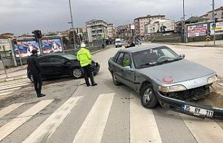 Boş yolda kural ihlali kazayı getirdi