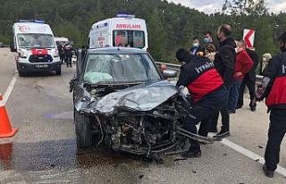 Bucak’ta otomobiller çarpıştı: 3 yaralı