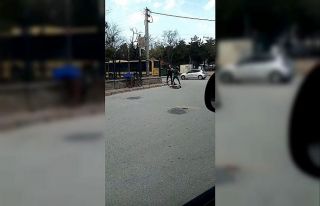 Bursa’da bisiklet sürücülerinin yol verme kavgasında...