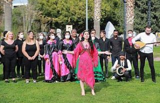 Büyükşehir Belediyesinden Dünya Romanlar Gününe...