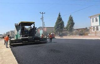 Büyükşehir yol çalışmalarını sürdürüyor