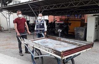 Çalınan ekmek teknesini bulan polislere minnet duygusu