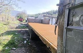 Çalınan malları satarken yakalandılar