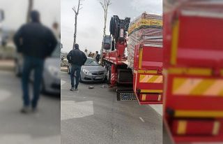 Çalışırken fren boşalan vinç zincirleme kazaya...