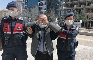 Camiden yardım kumbarasını çalan 52 suç kayıtlı...